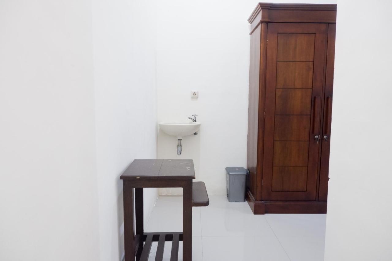 Reddoorz At Bale Eja Syariah Senggigi Apartment Montongbuwoh Екстериор снимка