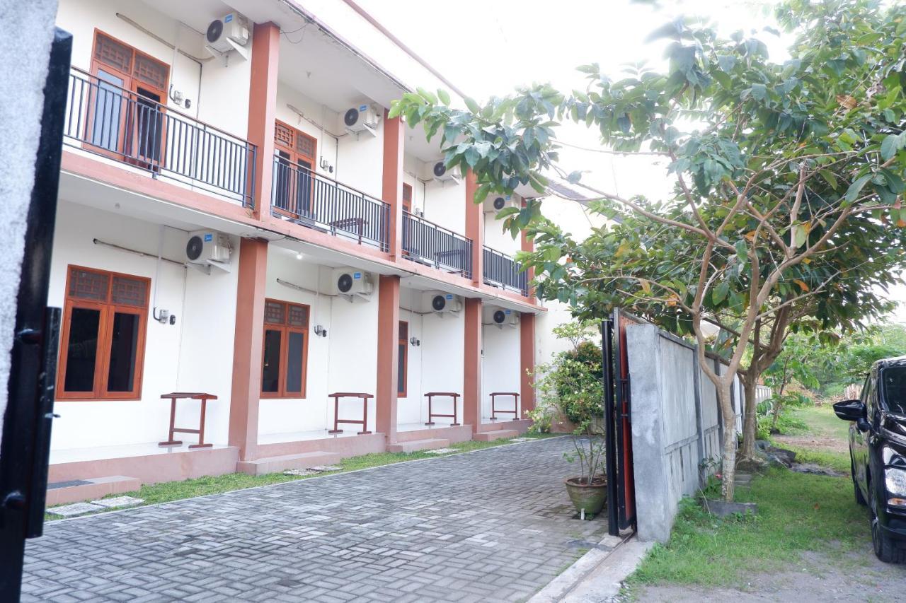 Reddoorz At Bale Eja Syariah Senggigi Apartment Montongbuwoh Екстериор снимка