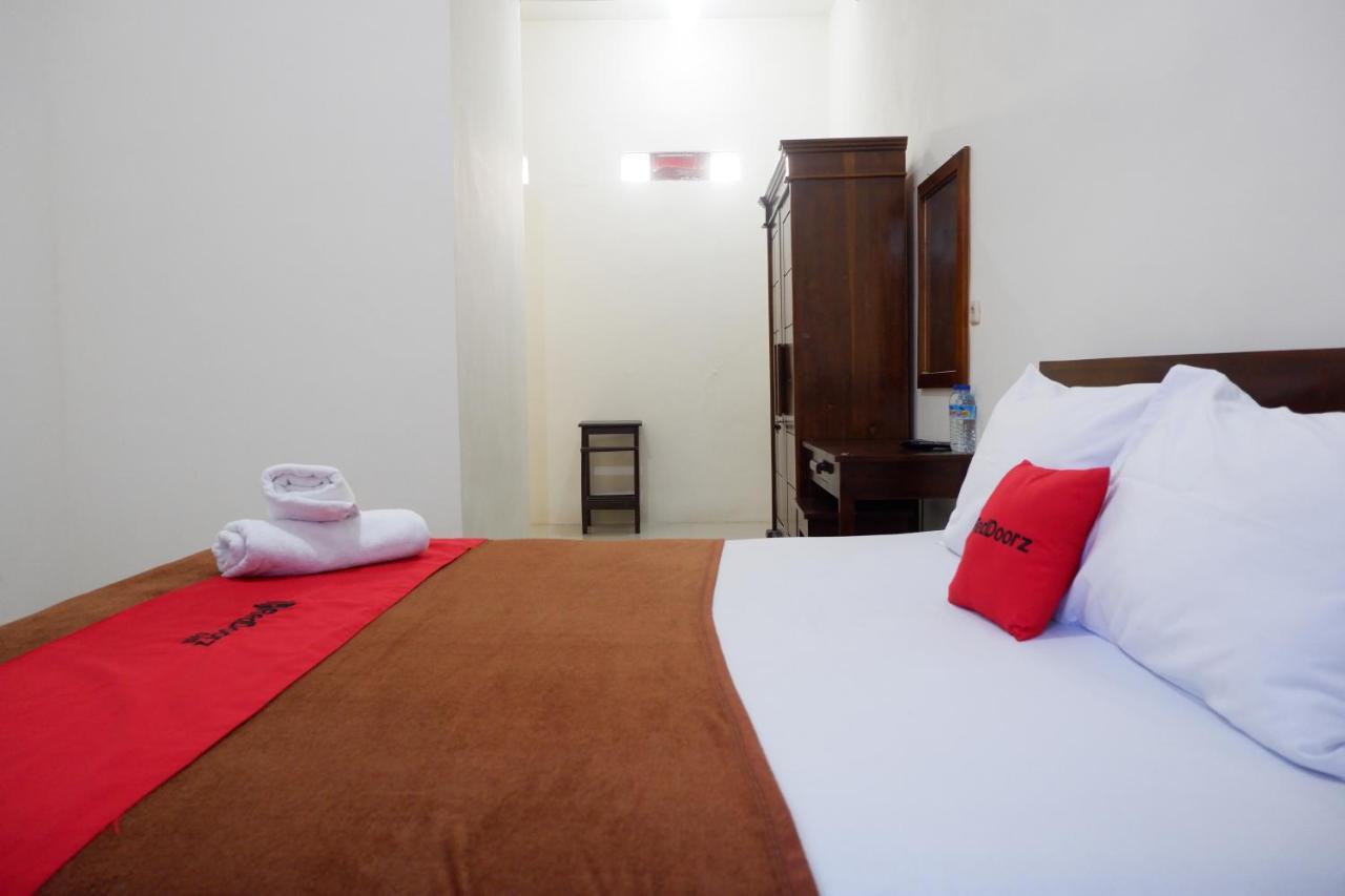 Reddoorz At Bale Eja Syariah Senggigi Apartment Montongbuwoh Екстериор снимка