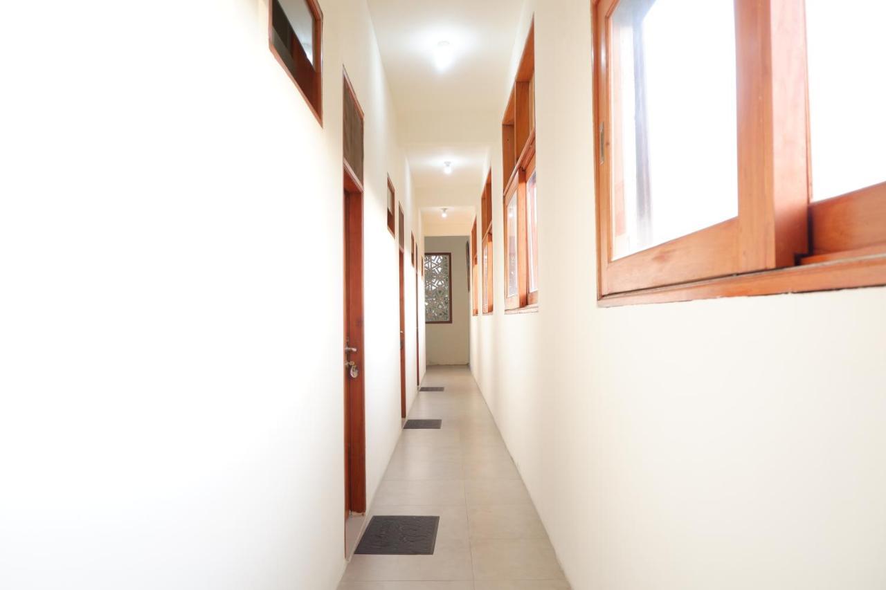 Reddoorz At Bale Eja Syariah Senggigi Apartment Montongbuwoh Екстериор снимка