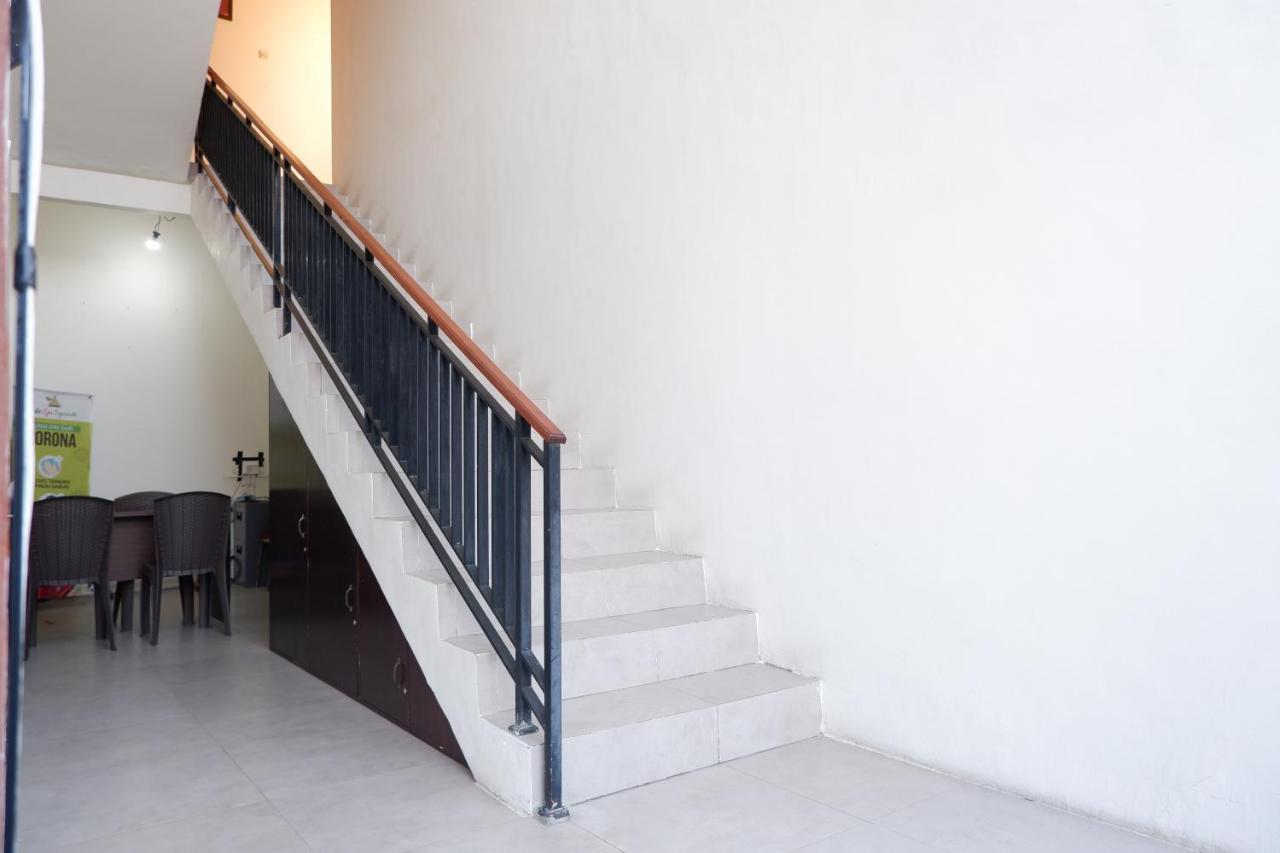 Reddoorz At Bale Eja Syariah Senggigi Apartment Montongbuwoh Екстериор снимка